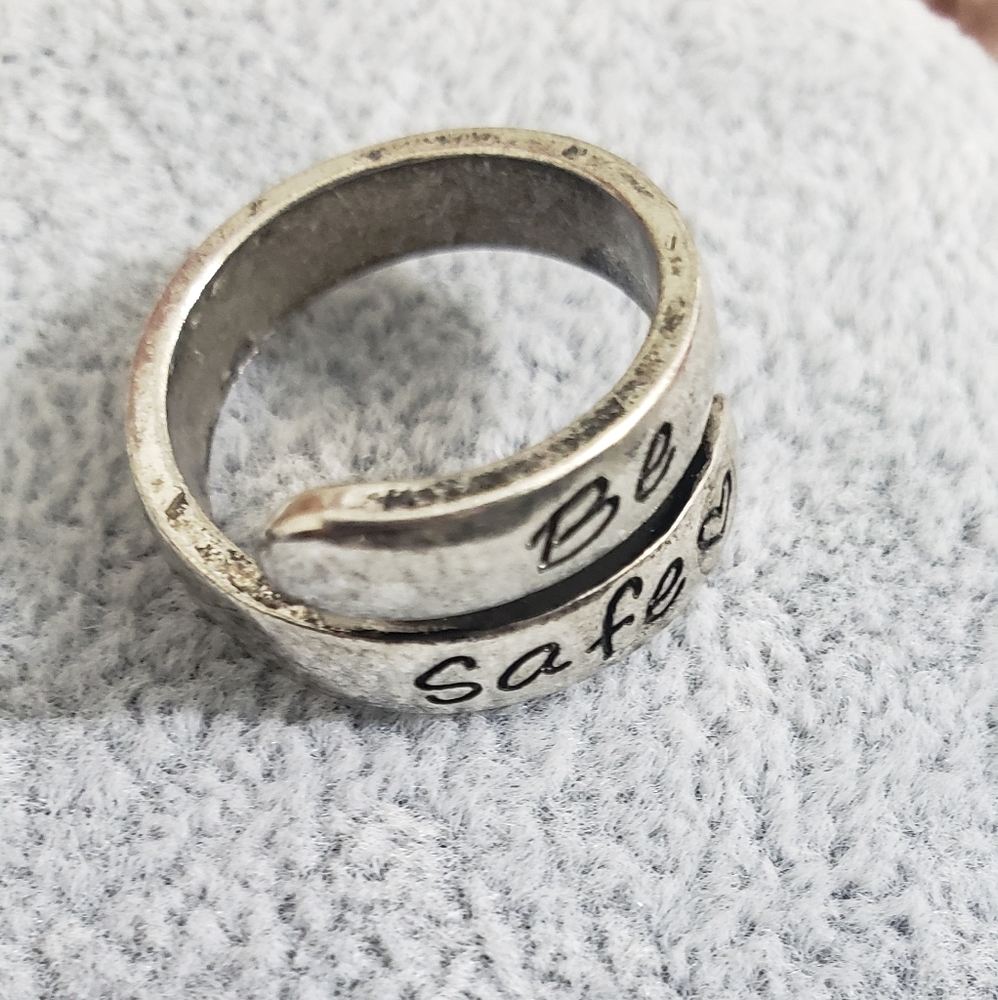 Retro Letter Ring - Picture 2 of 4